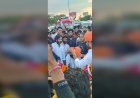600 KM पैदल यात्रा कर जयपुर पहुंचे मकराना, उजागर सिंह डाबला ने फूलों से लाद दी गाड़ी! क्या मानेगी सरकार?