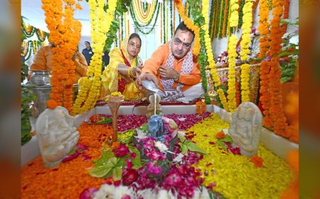 मुख्यमंत्री निवास पर गूंजे "ॐ नमः शिवाय" के मंत्र, भजनलाल शर्मा ने पत्नी संग की भोलेनाथ की विशेष पूजा