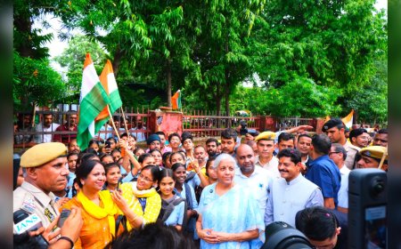 जयपुर की सड़कों पर उमड़ा देशभक्ति का सैलाब: सीतारमण-दिया कुमारी ने थामा तिरंगा, हजारों बच्चों संग गूंजा 'भारत माता की जय'