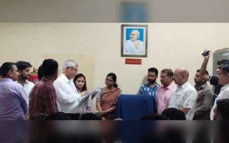 दौसा पहुंचे राज्य निर्वाचन आयुक्त, खुद संभाली कमान! नामांकन से लेकर मतगणना तक हर व्यवस्था की परखी नब्ज