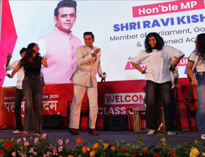 रवि किशन का वायरल अंदाज: स्टूडेंट्स के बीच जमकर थिरके, बोले- ट्रोलिंग से डरो मत