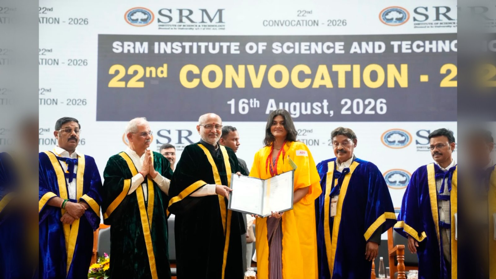 'सिर्फ भविष्य के लिए तैयार मत हो, भविष्य गढ़ने वाले बनो' - उपराष्ट्रपति ने छात्रों को दिया बड़ा मंत्र