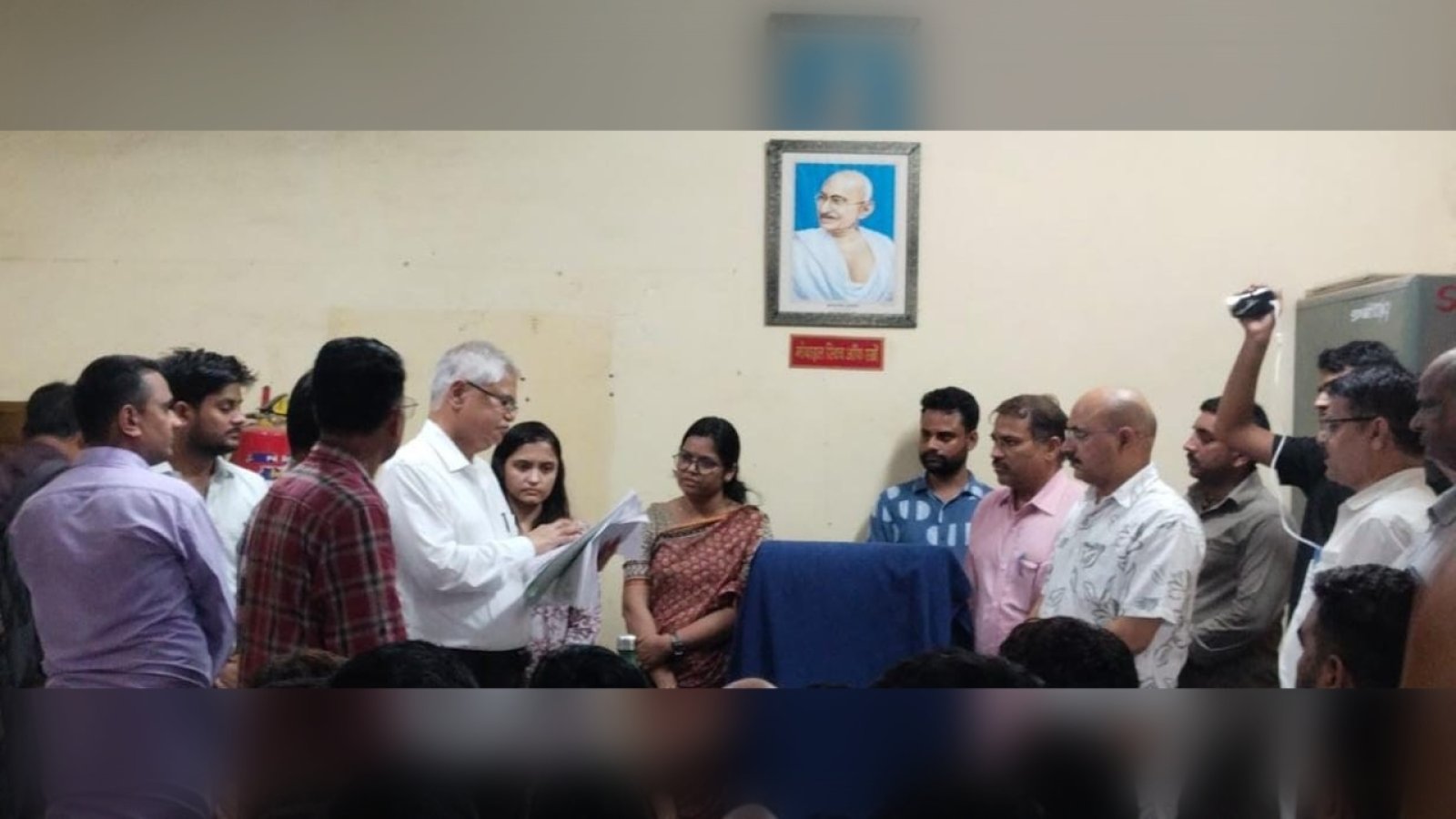 दौसा पहुंचे राज्य निर्वाचन आयुक्त, खुद संभाली कमान! नामांकन से लेकर मतगणना तक हर व्यवस्था की परखी नब्ज