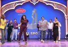 स्टूडेंट्स के साथ जमकर थिरकीं एक्ट्रेस ममता कुलकर्णी! "लंबा-लंबा घूंघट" पर डांस देख झूम उठा पूरा ऑडिटोरियम