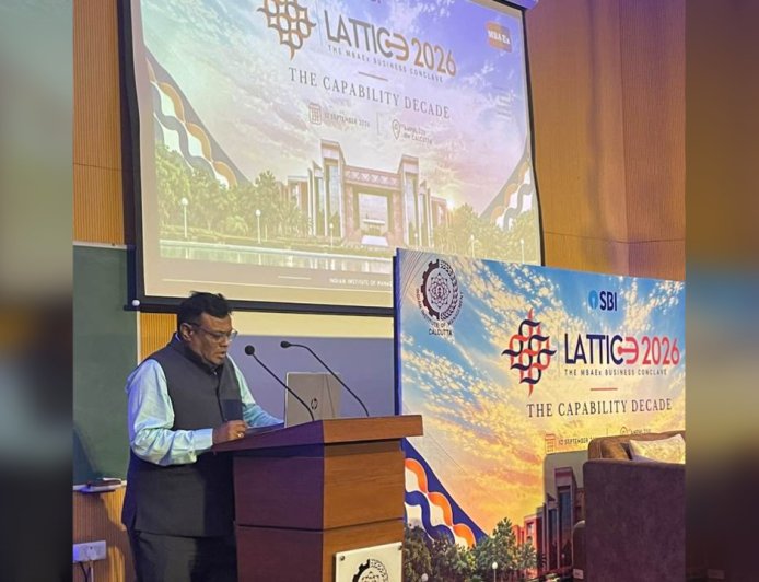 IIM कलकत्ता में छात्रों को मिला बड़ा सबक! जानिए कैसे 'भाषिणी' के सीईओ ने सिखाया AI युग में सोचने का नया तरीका