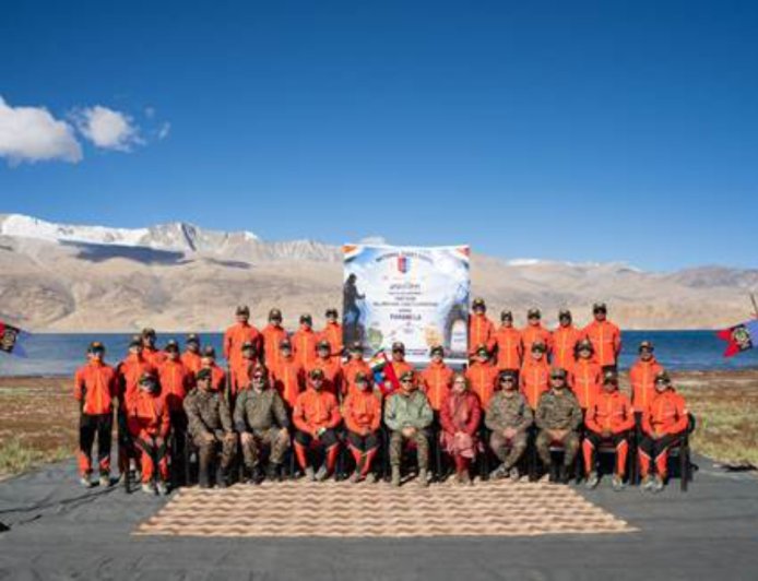 5,578 मीटर की ऊंचाई, बर्फीले दर्रे और 250 किमी का सफर, 20 बेटियों ने रच दिया इतिहास