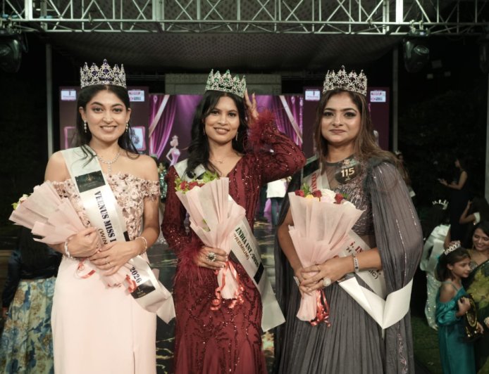 Jaipur में सजा Fashion Night: ओडिशा की जया बनीं Venus Mrs India International, नेहा को मिला Miss India International का ताज