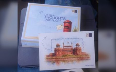 India Post और IndiGo का Digital Detox Campaign: 30,000 फीट की ऊंचाई पर यात्रियों ने लिखे Postcard