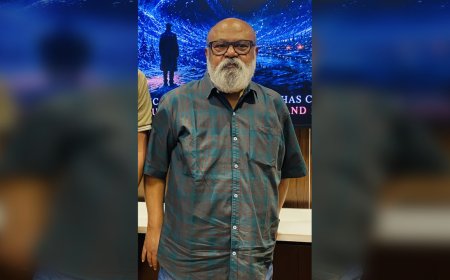Saurabh Shukla Interview: "पैसा ही सब कुछ नहीं, Theatre देता है अपनी शर्तों पर काम करने की आजादी"
