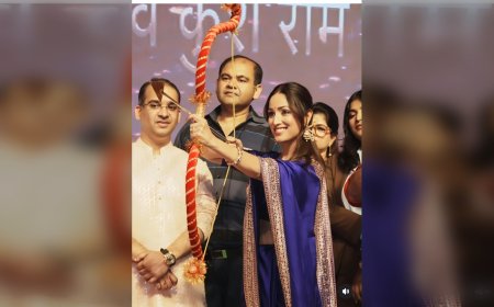 Yami Gautam ने Luv Kush Ramlila में थामा धनुष-बाण, पारंपरिक साड़ी में मनाया Vijayadashami