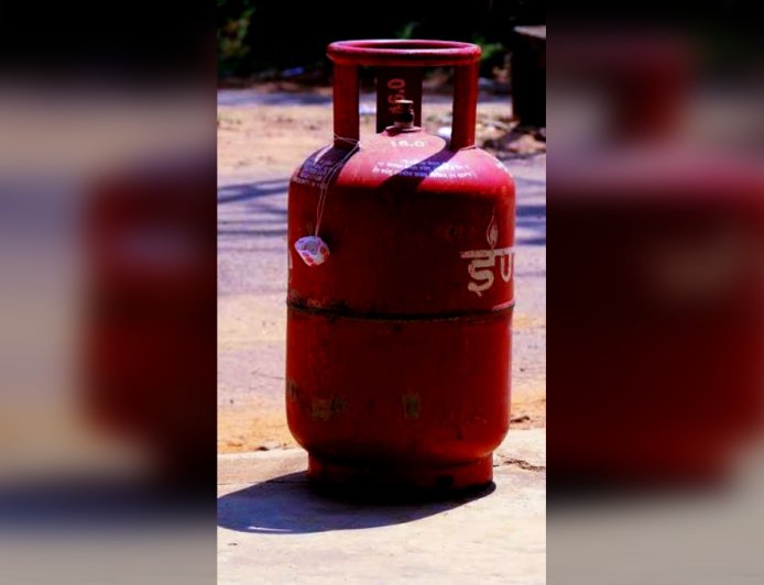 domestic gas connection update: ई-केवाईसी नहीं कराई तो आज से रसोई गैस पर नहीं मिलेगी सब्सिडी