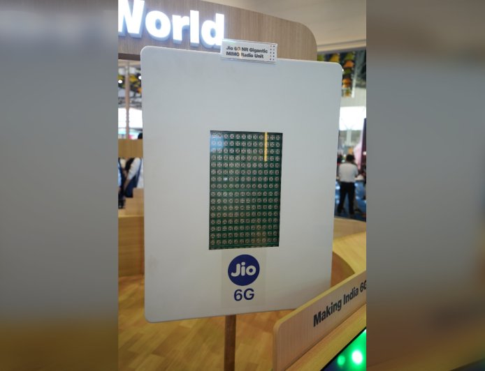 Jio 6G Roadmap: India Mobile Congress 2026 में Giga MIMO Radio पेश, 6G रोलआउट में अग्रणी रहने का दावा