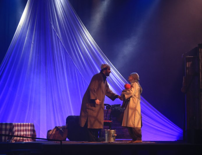 Saurabh Shukla का Play 'Barff': जयपुर के RIC में दिखा Psychological Thriller