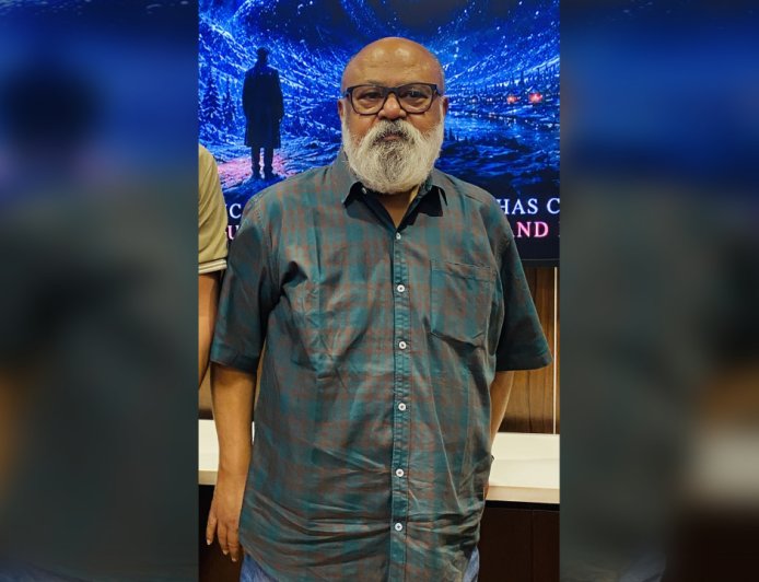 Saurabh Shukla Interview: "पैसा ही सब कुछ नहीं, Theatre देता है अपनी शर्तों पर काम करने की आजादी"