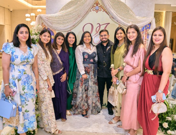 Bridgerton Theme Girls' Get-Together: Vinayaka Jewellery के Festive Event में दिखा Royal Elegance और Jewellery Trends का जलवा