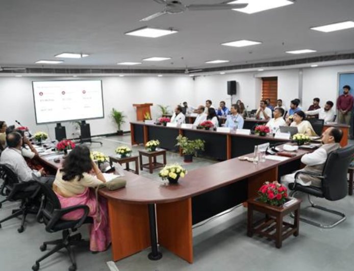 नड्डा ने डॉ. RML अस्पताल में Healthcare Services की समीक्षा की, 2025 में OPD में 19.4 लाख मरीज पहुंचे