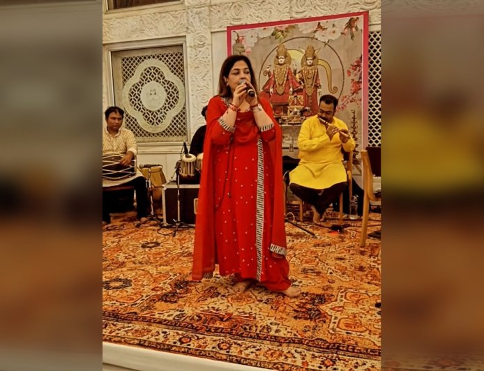 Veena Modani Interview: "हर प्रोजेक्ट खास, रियाज़ और गुरु के बिना Singing Career अधूरा"