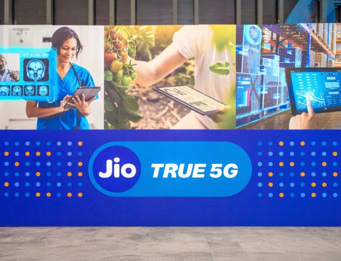 Jio vs Airtel: सितंबर में Jio ने जोड़े एयरटेल से करीब 10 गुना ज्यादा Core Mobile Subscribers