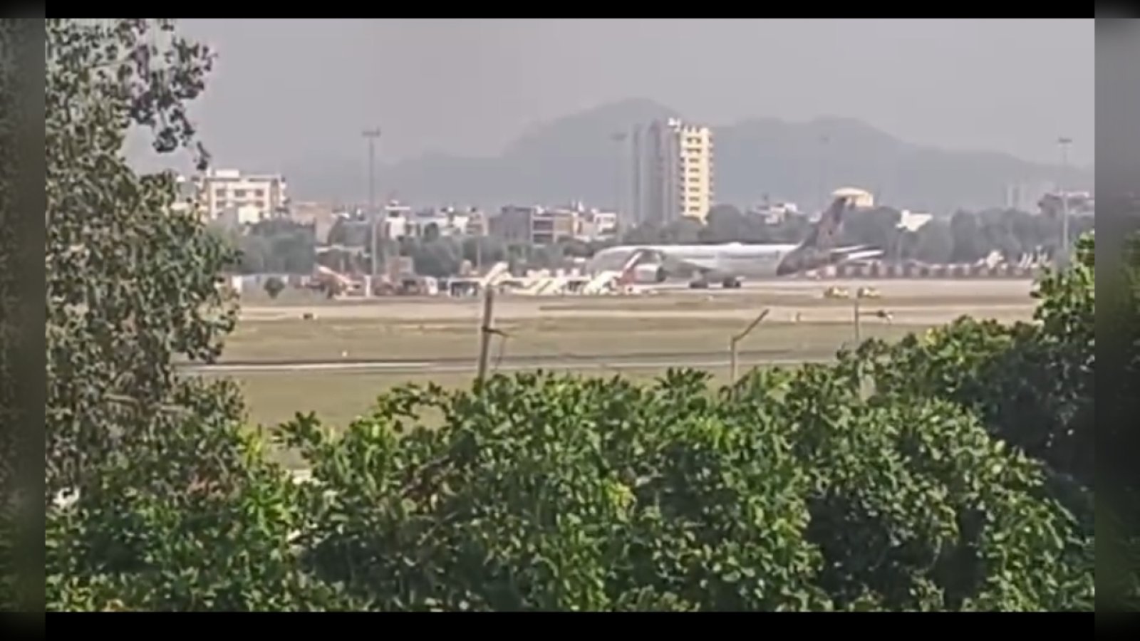 Air India Emergency Landing: हाईजैक अलर्ट के बाद फ्रैंकफर्ट-दिल्ली फ्लाइट जयपुर में उतरी, Security Agencies की जांच शुरू