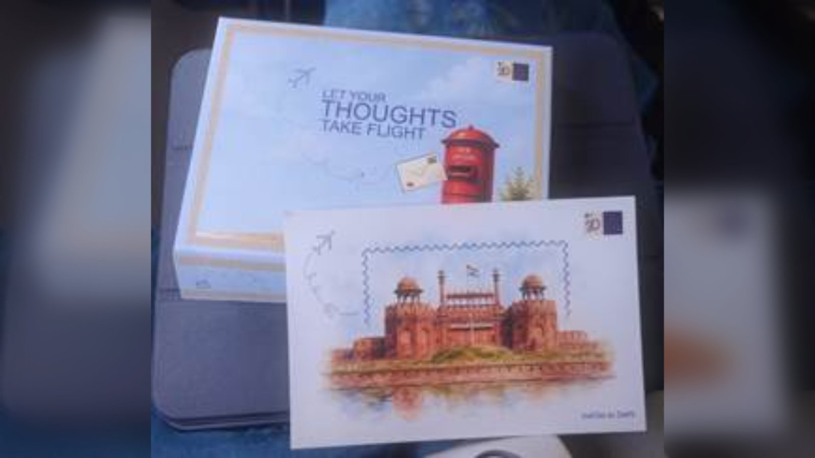 India Post और IndiGo का Digital Detox Campaign: 30,000 फीट की ऊंचाई पर यात्रियों ने लिखे Postcard