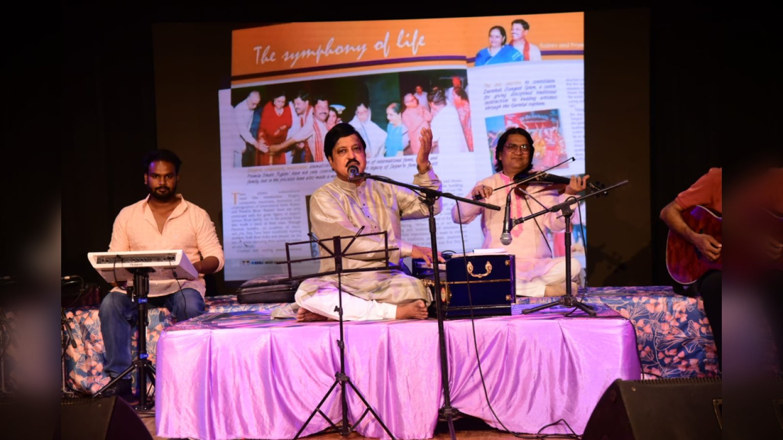 Jaipur में 'अनकही दास्तान' की महफिल: Rajeev Bhatt ने Classical Ragas में पिरोए गीत और ग़ज़ल