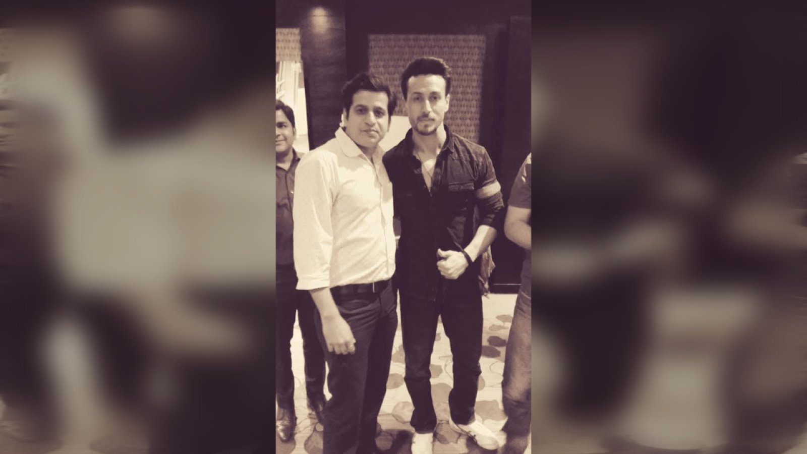 Tiger Shroff पर जुहू में Firing: एक्टर सुरक्षित, Mumbai Police ने बनाईं 12 टीमें