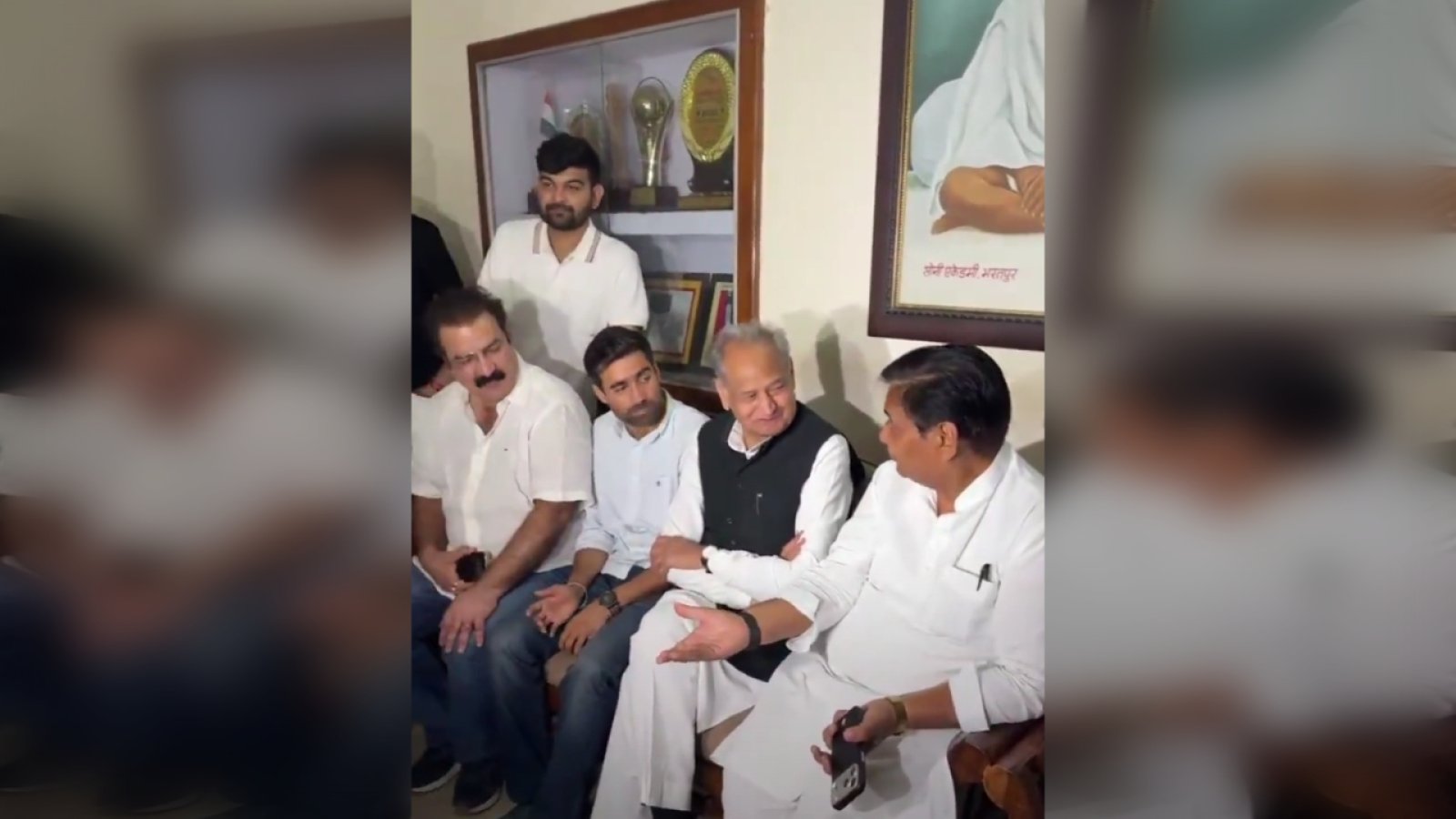 Ashok Gehlot Viral Video: पूर्व CM का "बिना लड़े" वाला बयान चर्चा में, कांग्रेस नेता सी. पी. यादव से बातचीत का क्लिप