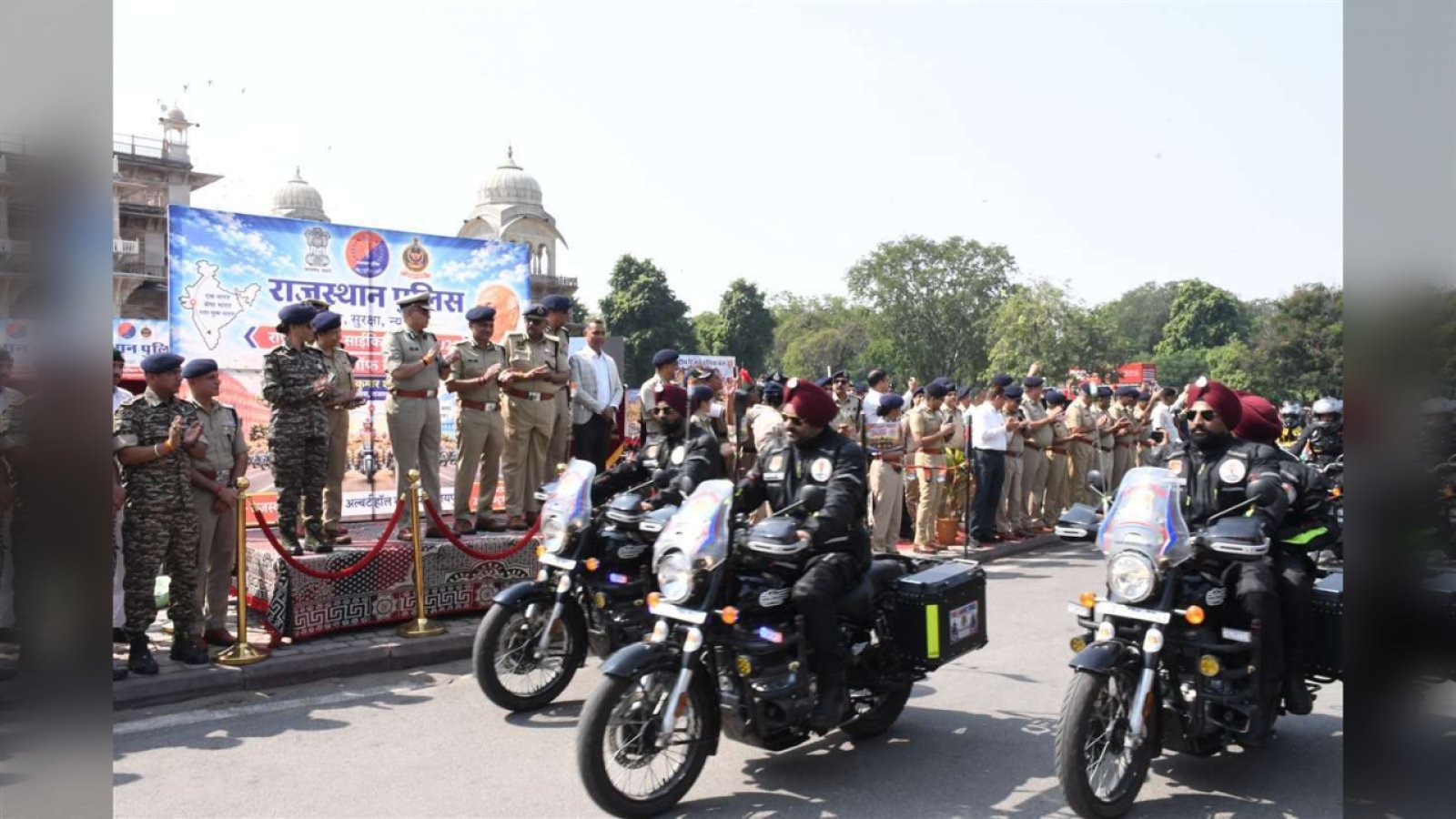जयपुर के अल्बर्ट हॉल पहुंची National Motorcycle Rally, DGP बोले- बाइक राइडर्स नशामुक्त भारत के संदेशवाहक